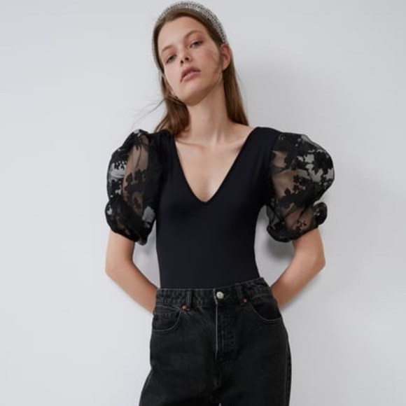Zara Tops - Zara contrast puff sleeve bodysuit M